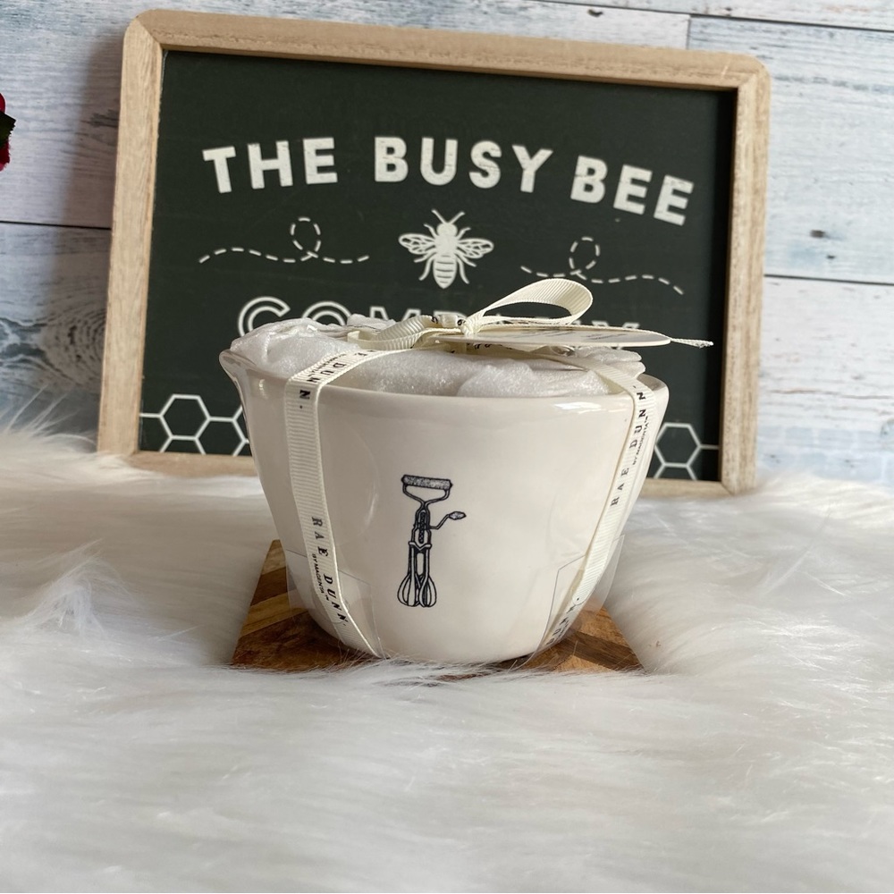 Rae Dunn Icon Measuring Cups